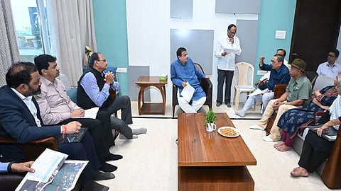 Nitin Gadkari Futala Project: नागपुर के फुटाला म्यूजिकल फाउंटेन के विकास को रफ्तार मिलेगी। नितिन गडकरी ने मरम्मत कार्य तुरंत शुरू करने के निर्देश दिए, सुप्रीम कोर्ट से भी मिली मंजूरी।