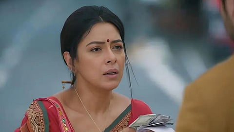 Anupamaa Spoiler: बुल्डोजर लेकर चॉल पहुंची रजनी, अनुपमा और बेटी के खिलाफ शुरू करेगी जंग
