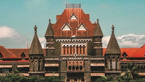 बॉम्बे हाईकोर्ट का अहम फैसला: 2 आंगनवाड़ी कर्मियों की बर्खास्तगी रद्द