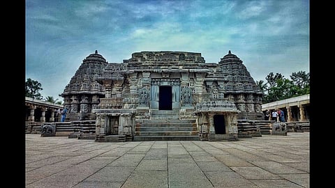 इन 5 रहस्यमय मंदिरों के प्रसाद खाना या घर ले जाना है वर्जित, जानिए इसकी असली वजह