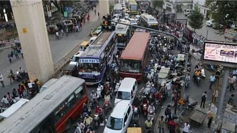 कैसे संभलेगा बेलगाम ट्रैफिक