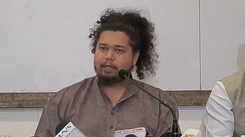 पैसे के दम पर बीजेपी का चुनावी तमाशा
