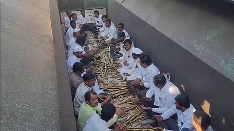 सोलापुर गन्ना आंदोलन तेज, राज्यभर के किसान नेता मैदान में