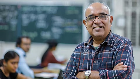असिस्टेंट प्रोफेसर बनने के लिए कितना पढ़ना है जरूरी, यहां जानें पूरी जानकारी