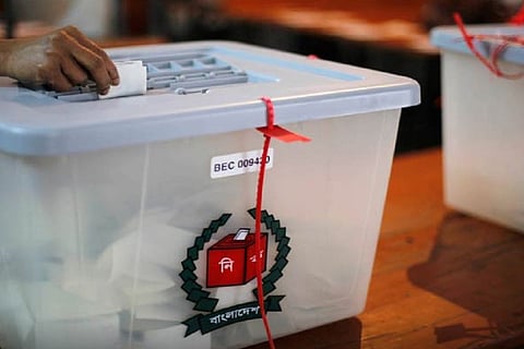 With whom will the Hindu vote bank side? Political maneuvering begins among the three factions in the Bangladesh elections, triggering major political upheaval.