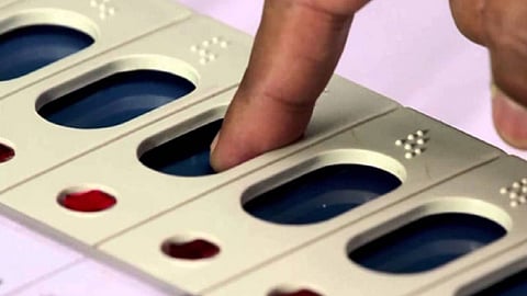 Bhandara News: भंडारा नगरपालिका चुनाव में रोमांचक मुकाबला, 11 अध्यक्ष उम्मीदवार और 191 पार्षद दावेदारों के बीच त्रिकोणी-चौकोणी फाइट; शहर में चुनावी तापमान चरम पर।