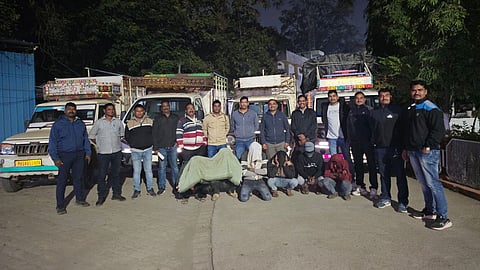 Cow Trafficking Case: चंद्रपुर पुलिस ने दो कार्रवाई में 14 गोवंश को क्रूरता से ले जाए जा रहे वाहनों से मुक्त कर 7 तस्करों को गिरफ्तार किया और कुल 37.40 लाख का माल जब्त किया।