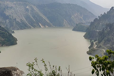 The rising water level of the Chenab River has caused panic in Pakistan following a decision by India, prompting Pakistan to appeal to the international community.