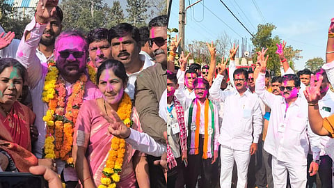 Gondia Municipal Council Elections Result: गोंदिया जिले में नगराध्यक्ष पद पर कांग्रेस के 3 और भाजपा का 1 विजयी, चुनाव नतीजों के बाद विजयी उम्मीदवारों ने निकाली धूमधाम रैली।