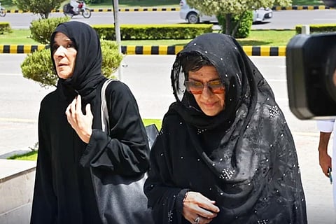Imran Khan is doing well! He met his sister in jail and saw her face under these conditions.