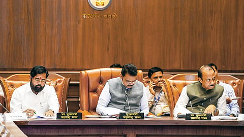 Maharashtra Cabinet Decision: महाराष्ट्र मंत्रिमंडल ने कानून संशोधन को मंजूरी दी। अब नगर परिषद व नगर पंचायतों के सीधे निर्वाचित अध्यक्ष सदस्य बनकर मतदान कर सकेंगे।