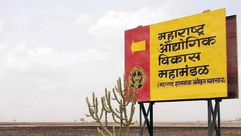 Plug and Play Industrial Area: चंद्रपुर जिले की पोंभुर्णा और करंजी में प्लग एंड प्ले तर्ज पर MIDC स्थापित करने का आश्वासन उद्योग मंत्री उदय सामंत ने दिया।