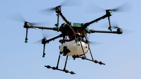 Nagpur Drone Engine: नागपुर में जल्द ही कामिकेज ड्रोन के लिए स्वदेशी वांकेल इंजन तैयार होंगे। SDAL और CSIR के करार के साथ UAV इंजन निर्माण में आत्मनिर्भरता बढ़ेगी।