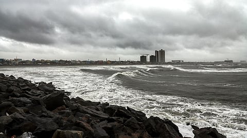 Maharashtra Cyclone Impact: नागपुर में ठंड जारी, न्यूनतम तापमान 11.4°C। 6 दिसंबर तक मौसम ऐसा ही रहेगा। श्रीलंका से बढ़ते चक्रवात का असर महाराष्ट्र और विदर्भ में हल्की बारिश के रूप में दिखेगा।
