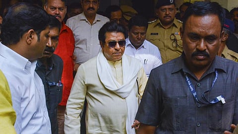 Raj Thackeray Court Appearance: महाराष्ट्र नवनिर्माण सेना पार्टी के प्रमुख राज ठाकरे 2008 दंगा मामले में ठाणे अदालत में पेश हुए। राज ठाकरे ने आरोपों से इनकार किया।
