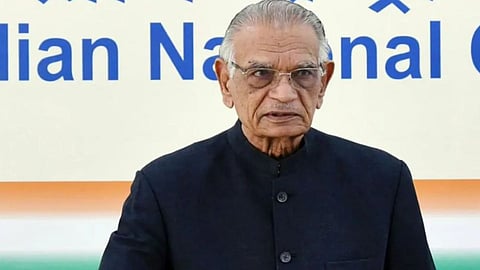 Shivraj Patil Passes Away: पूर्व केंद्रीय गृह मंत्री शिवराज पाटिल चाकुरकर का 90 वर्ष की उम्र में निधन। पांच दशक के सार्वजनिक जीवन, स्पीकर पद और कई मंत्रालयों में उल्लेखनीय योगदान।