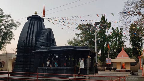 Maharashtra Documentary: यवतमाल के 4 प्राचीन हेमाडपंथी शिव मंदिरों पर राज्य सरकार 4.62 करोड़ की डॉक्यूमेंट्री बनाएगी। 50 तीर्थ स्थलों के फिल्मांकन से पर्यटन को बढ़ावा मिलेगा।