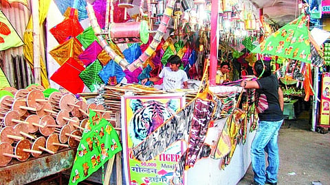 Colorful Kite Markets Light Up Akola Ahead of Makar Sankranti, Festival to Be Celebrated on the 14th