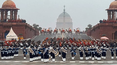 beating retreat ceremony at vijay chowk armed forces capf bands mesmerise nation