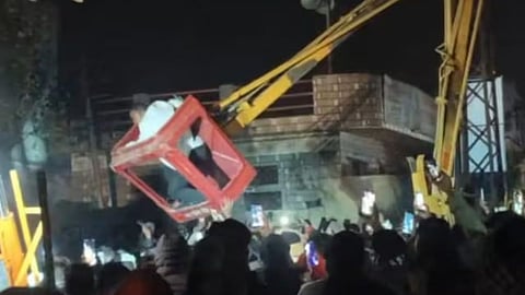 Rajasthan News:kotwali thana high voltage electric pole drama youth injured