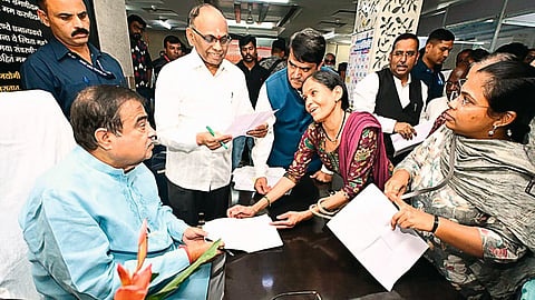 Nitin Gadkari Jansampark Program Nagpur