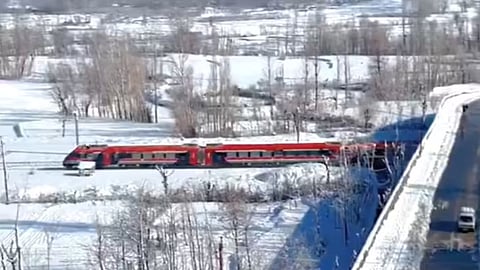 A video of Vande Bharat Express running through snow-covered Qazigund in Kashmir is going viral, showcasing India’s engineering marvel.