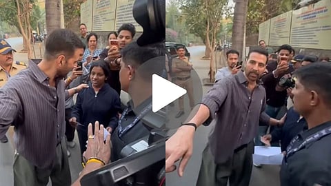 Akshay Kumar Help Girl Viral Video