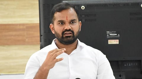 Unique welcome at Sambhaji Nagar Municipal Corporation: Commissioner sends letters to 115 newly elected corporators, conveying a message of partnership for development.