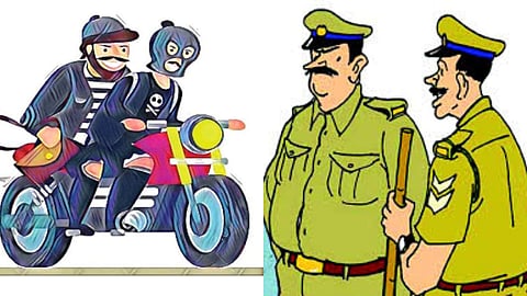 Thieves operate fearlessly in busy areas; a bike was stolen from the SBI premises in Dhule in just 15 minutes; the theft took place under the watchful eyes of CCTV cameras.