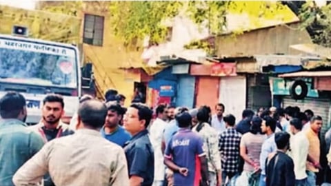 Encroachment removal drive in Nashik: Municipal corporation takes action on Dindori Road, 43 stalls inspected, action taken against 22