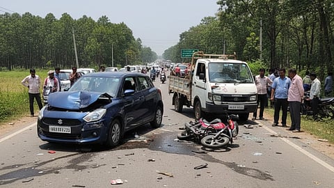 Three vehicles collide in Gadchiroli, traffic disrupted on Chamorshi road; administration remains silent on the accidents
