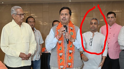 Mangal Prabhat Lodha : मंत्री मंगल प्रभात लोढ़ा और बुकी सोनू जलान की फोटो वायरल, कांग्रेस ने BJP को घेरा, सचिन सावंत बोल- वोट पाने के लिए बुकी की जरूरत
