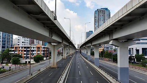 15 major flyovers closed today on Makar Sankranti to prevent manja-related accidents.