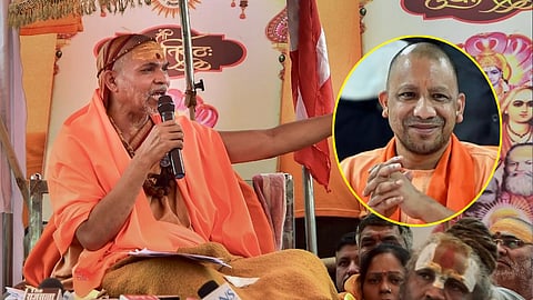 avimukteshwaranand attacks cm yogi compares him to akbar and aurangzeb