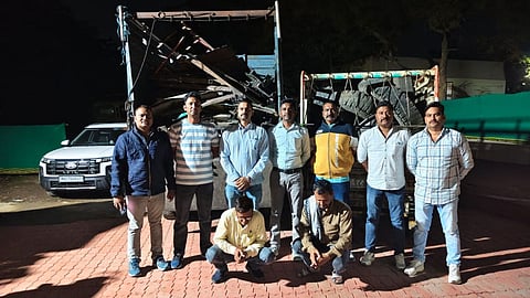 10-wheeler truck stolen from Amravati city RTO office busted, solved within 24 hours, goods worth Rs 8 lakh seized