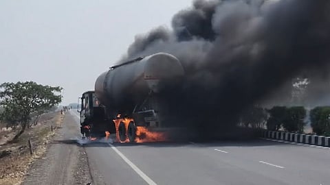 Dhule Tanker Fire Mumbai-Agra Highway
