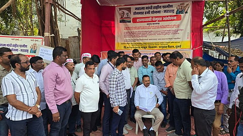 MGNREGA contract employees on hunger strike at Azad Maidan, Mumbai. Over 70,000 works halted in Yavatmal. Demand for permanent government service.