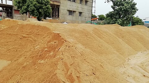 The auction of 8 sand mining sites in Sambhaji Nagar has been completed, and the process for 12 out of 26 sand mining sites has moved forward.