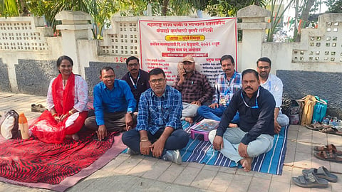 Contract employees of Swachh Bharat & Jal Jeevan Mission in Wardha ZP face crisis due to 4 months of unpaid salary. State-wide protest from Feb 9.