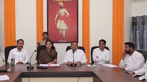 Standing Committee Chairman Vijay Agrawal chaired a review meeting of Akola Municipal Corp, directing officials to improve water supply, increase tax recovery, and resolve public complaints fast.