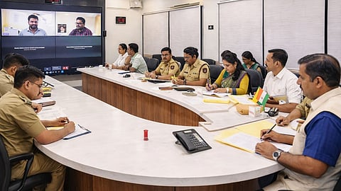 Collector Dilip Swami directed officials to promote 'Rah-Veer' scheme & reward 'Mrityunjay Doots' with 25,000 for saving accident victims in Chhatrapati Sambhajinagar.