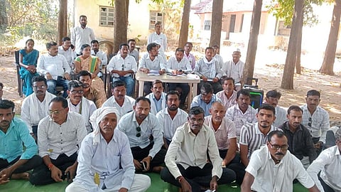 Farmers in Bhendala, Gadchiroli, have launched a mass protest against the acquisition of 3718 hectares of fertile land. A series of protests, including tonsuring and 'Jalsamadhi', will start from March 12.