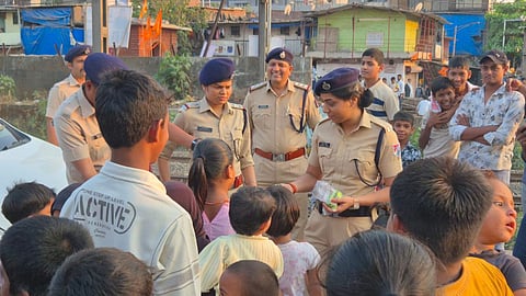 Thane RPF conducted an awareness drive in track-side slums to prevent stone and balloon pelting on locals during Holi. Inspector Kosta urged residents to ensure passenger safety for a risk-free Holi.