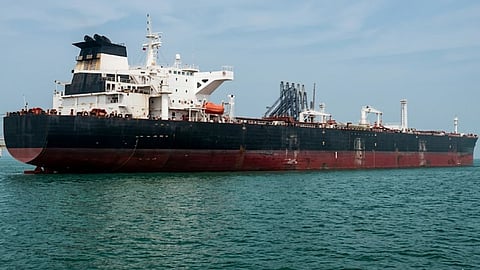 Radar off, ship in 'dark mode'... Indian captain made a big move at sea, learn how millions of tons of oil reached India.
