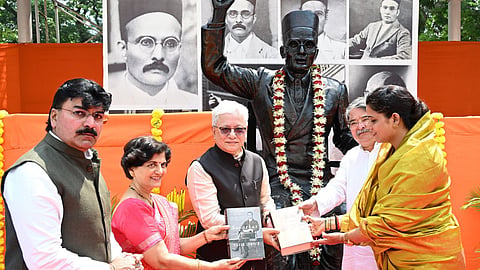 Tribute to Maharashtra Governor Jishnu Dev Verma, Shivaji Maharaj Ambedkar Savarkar on Mumbai tour