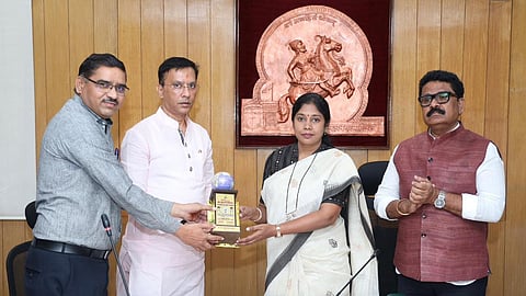 pune-municipal-covid-aid-contract-workers-family-support
