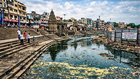 High Court committee demands FIR against Nashik MC officials for intentionally releasing sewage into Godavari River. Officials admitted to technical lapses causing pollution.
