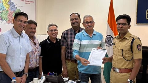 Yavatmal doctors warn against DJ and laser lights, citing permanent retina damage and hearing loss. A memorandum was submitted to the SP seeking strict regulations on high-power beams.