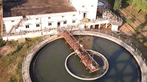 Water supply to 36 villages in Amgaon & Salekasa shut for a month due to ₹1.61 Cr unpaid electricity bill. Villagers struggle in summer as administration stays idle.