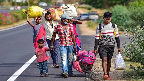 mumbai lpg gas crisis migrant workers returning villages